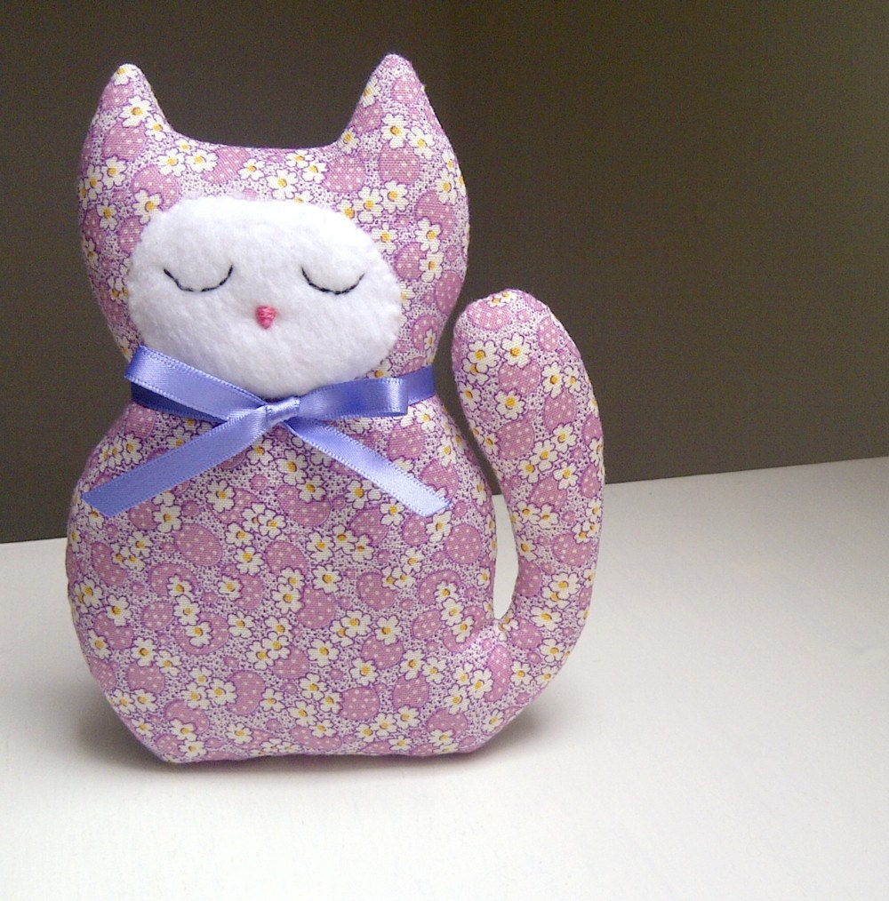 Pretty Purple Lavender Cat, Little Lilac Flowers...Sweetly Scented Sachet