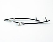 Oxidized Sterling Silver Earrings. Cultured Pearls. Black. Post. EL VIEJO BALANCIN 8 Earrings. Handmade by Maria Goti Joyas.