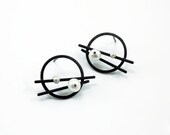 Oxidized Sterling Silver Earrings. Cultured Pearls. Black. Post. EL VIEJO BALANCIN 5 Earrings. Handmade by Maria Goti Joyas.