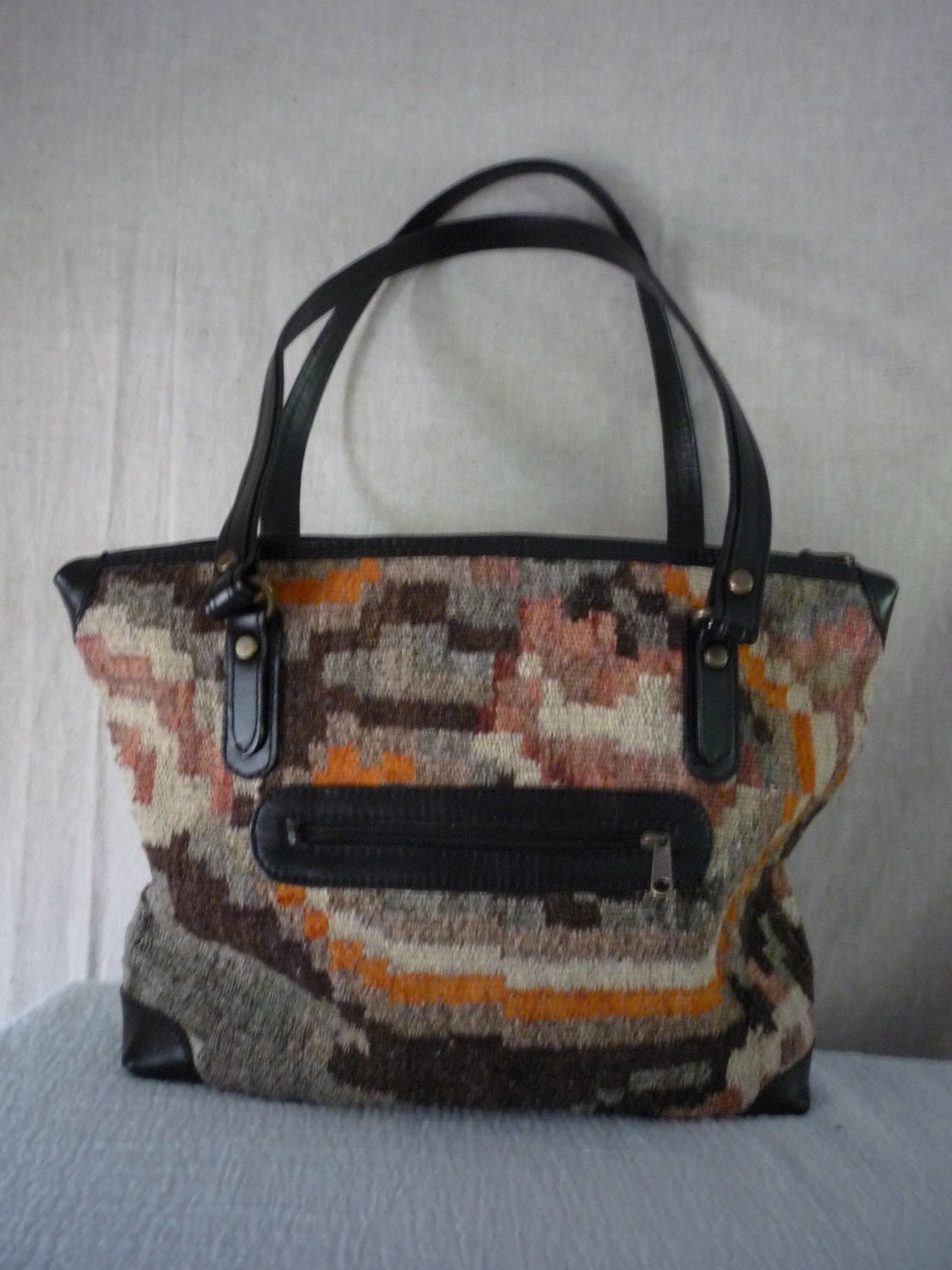 Vintage leather & Wool Rug Bucket Tote Bag - Turkish Kilim Sholder Bag / Purse