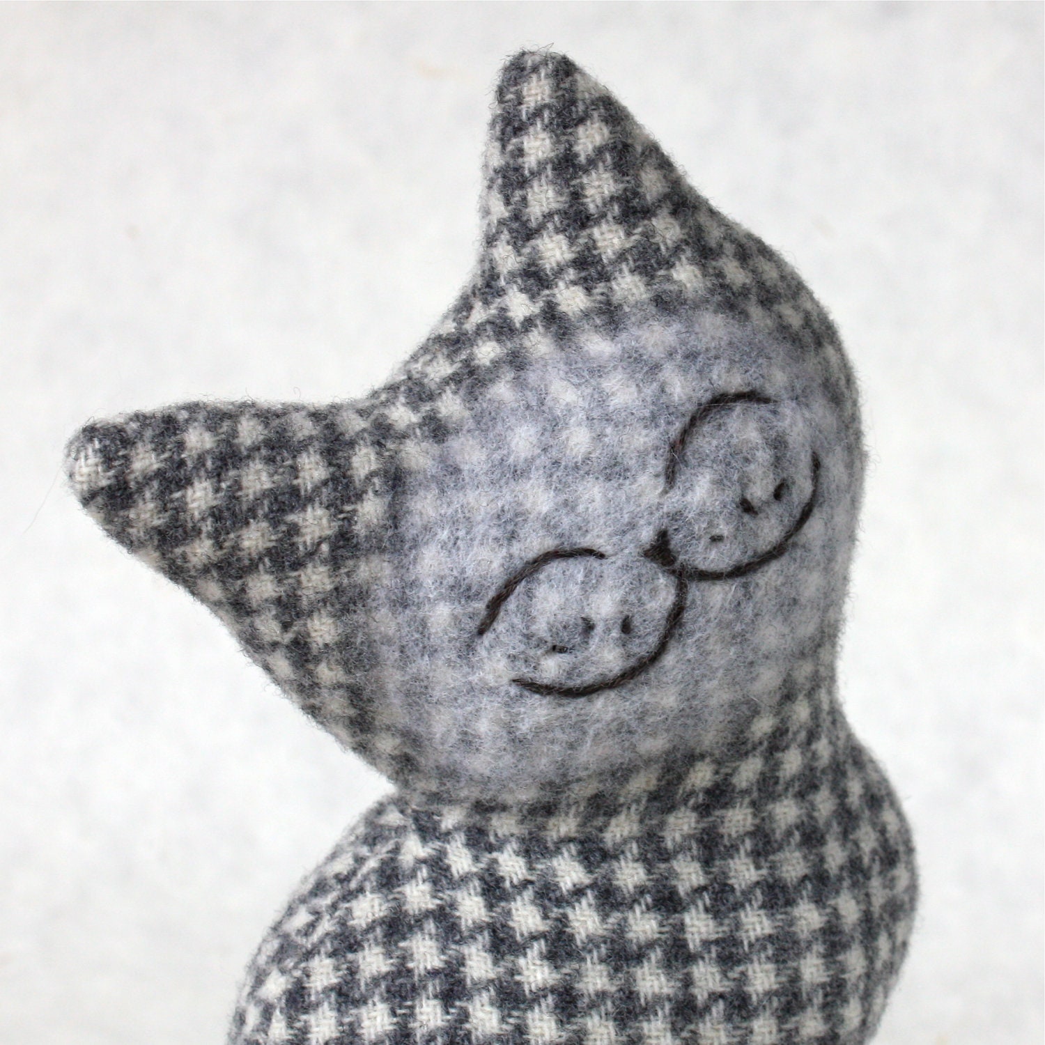 Cat Plush Folk Wool - Occasional Cat