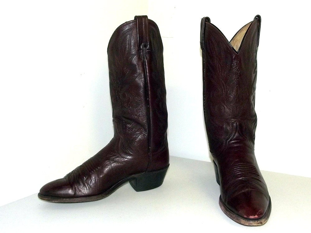 Western style Burgundy Wine cowboy boots Dan Post brand size 8.5 d or cowgirl size 10