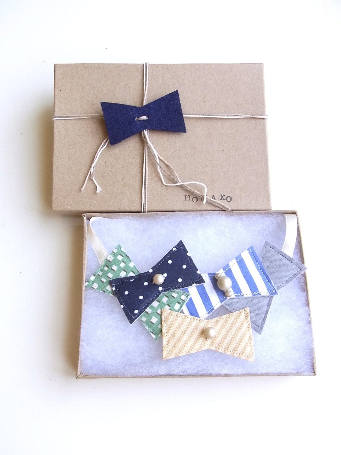 Kid Friendly - Nuno Bow Party Necklace