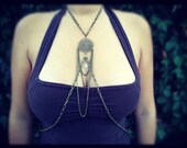 Sol 2 Brass body chain with circle piece and dangling rainbow moonstone