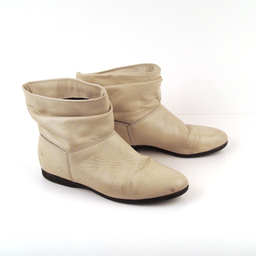 Vintage 1980s off White Leather Short Ankle Boots Women's size 7