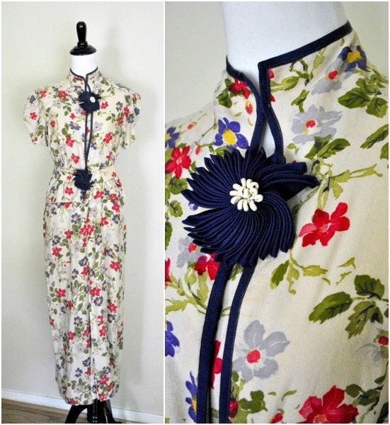 1940s Floral Dress/ Rayon Crepe with High Neck and Flower Decorations/ Size Medium