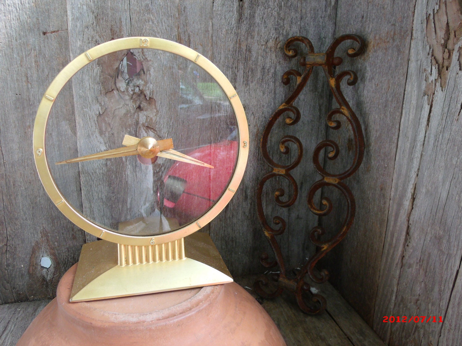 Sleek Vintage Jefferson Golden Hour Clock Satin Gold Tone Mystery Hands