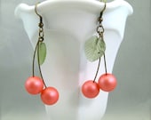 Peachy Keen Cherry earrings, beaded bing cherry drop earrings, rockabilly retro fruit jewelry