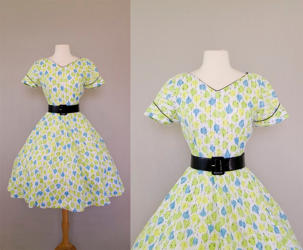 S A L E vintage 1950s dress / 50s garden party dress / summer cotton dress / Pastel Leaf Print dress