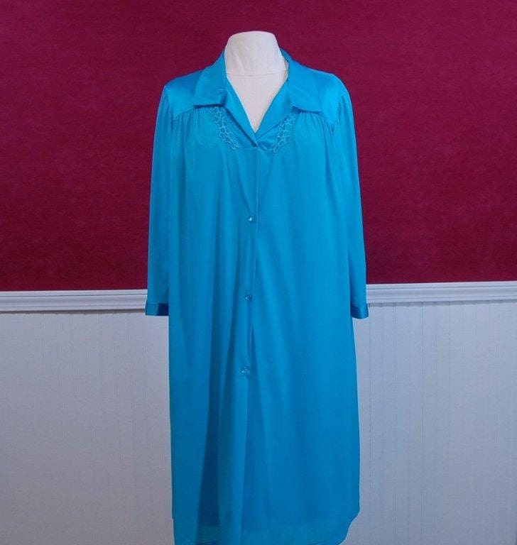 Plus Size Vintage Nightgown Robe Turquoise blue by WizzleSneet
