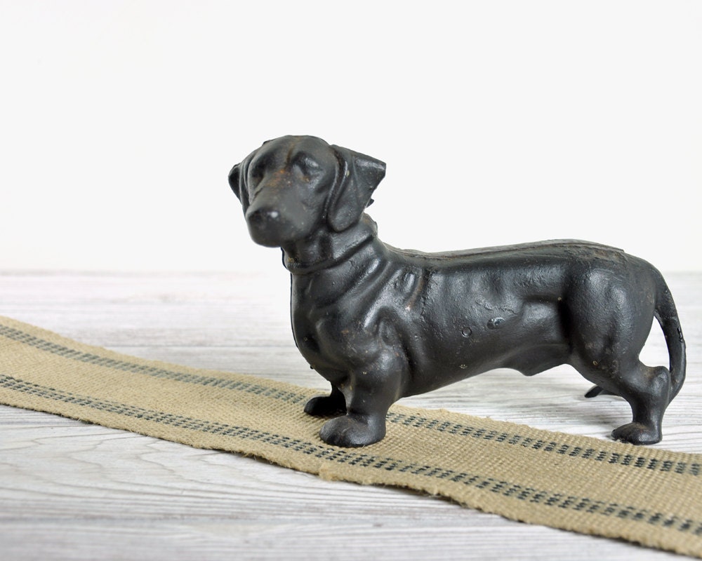 Vintage Cast Iron Dachshund / Dog Figurine / Cast Iron Doorstop