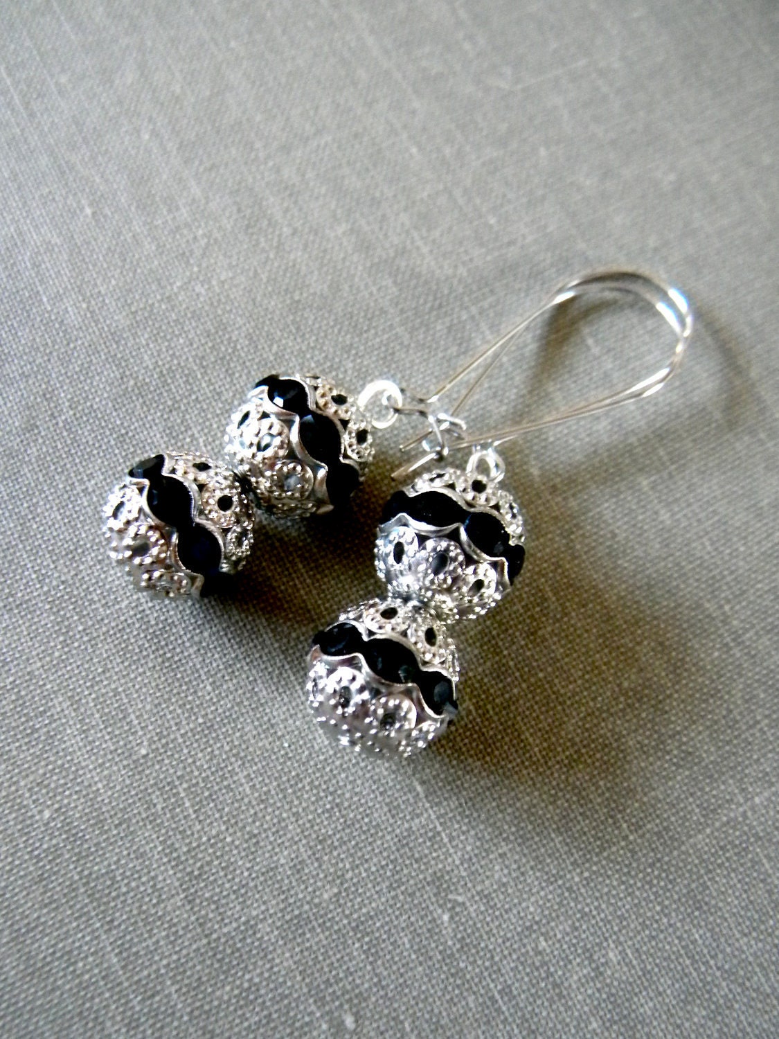 Holiday Earrings. Black and Silver.