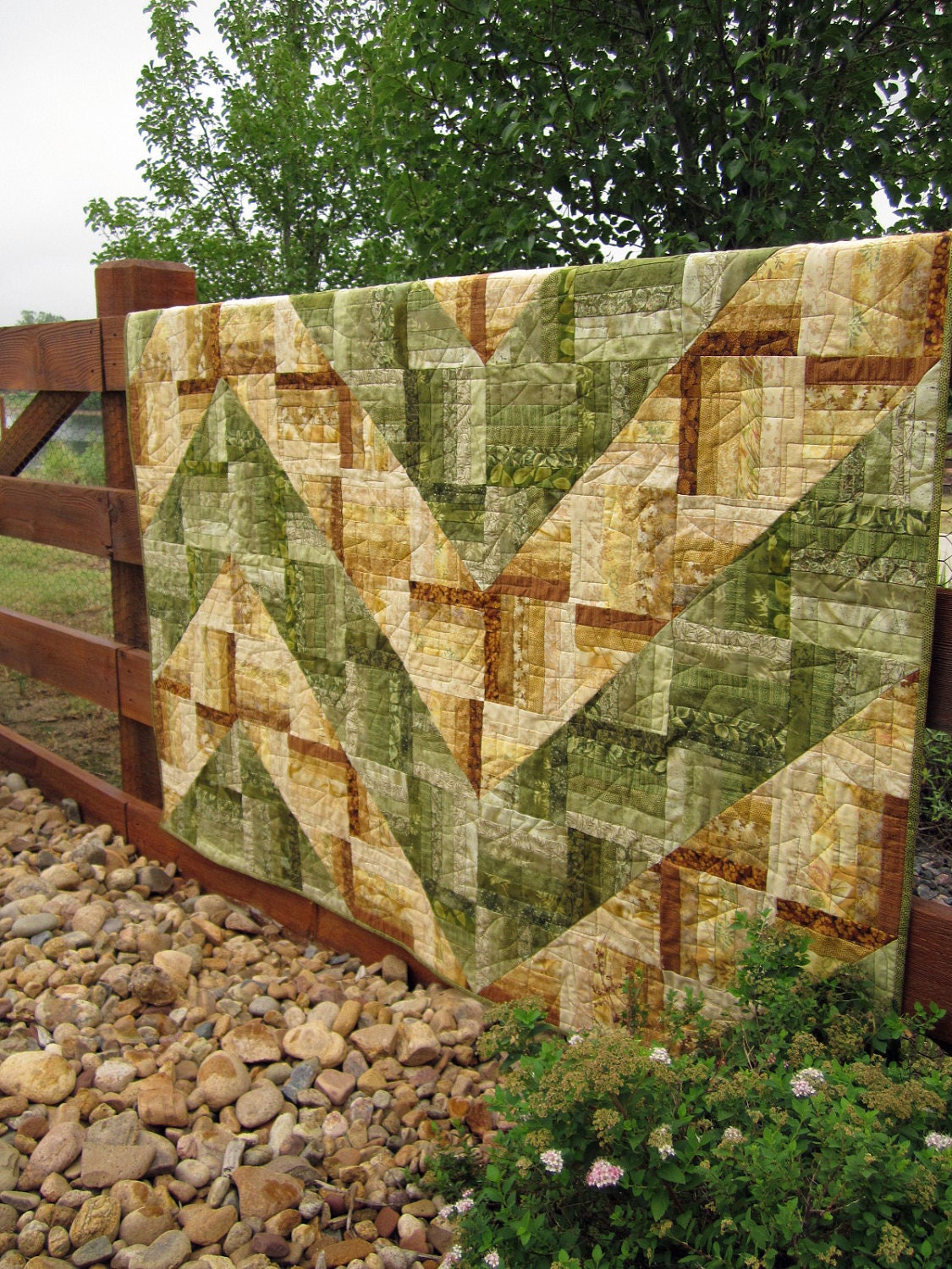 Handmade Quilt Green to Gold, Wall Quilt, Patchwork Quilt, Lap Quilt