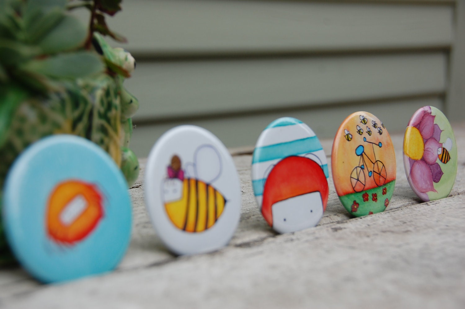 Clip . Pin . Badge