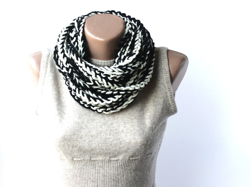 Infinity scarf circle cowl crochet vegan loop black white cream multicolor chain necklace fall fashion