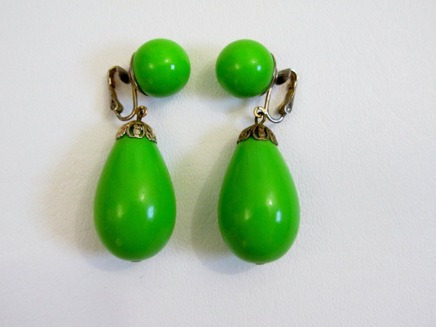 1950s Dress Earrings - Bright Green Drop Earrings