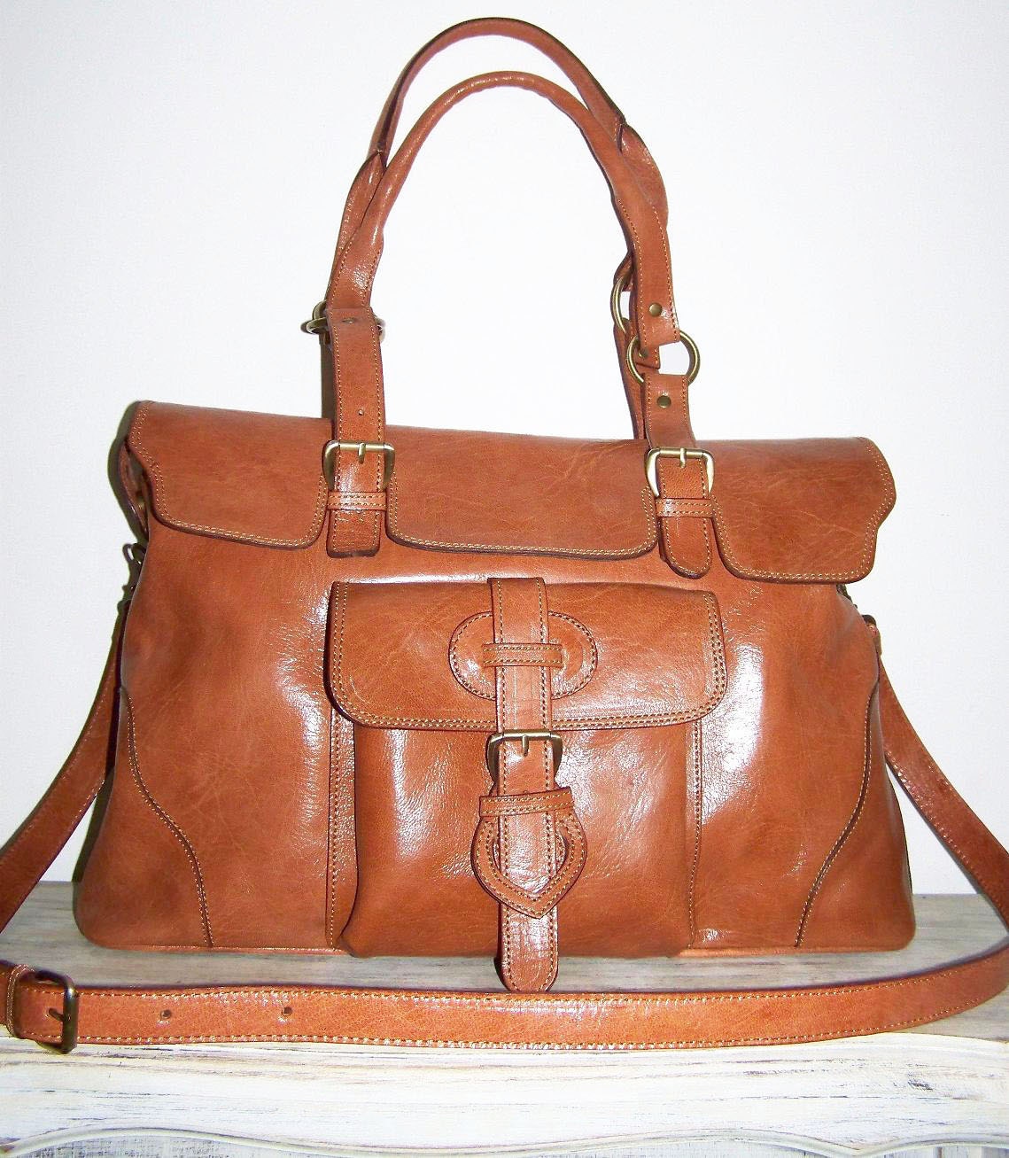 CARAMEL Leather Tote--- Shoulder Cross-body Bag Johanna XL in tan fits a 15 inches Laptop