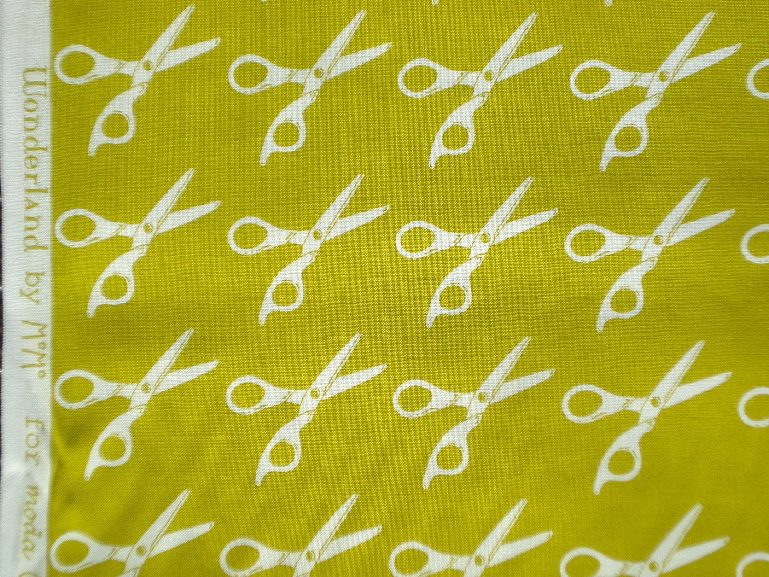 MoMo Wonderland Snip Snip Pistachio green moda fabrics FQ or more