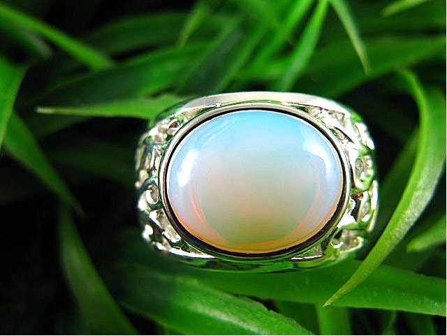 Ornate Sterling Silver White Cats Eye Ring