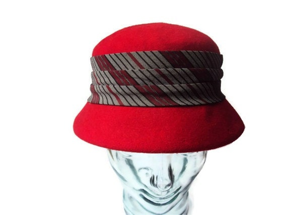 1960's Vintage Red Cloche Hat, Wool Felt Hat, 100% Wool, Striped, Made by Neumann Endler Inc. for Fair Field Felts - YesterdaysSilhouette