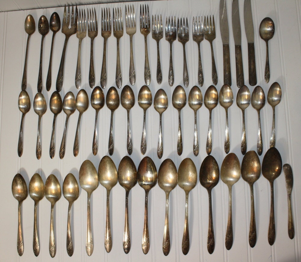 Oneida Silverware Set Queen Bess II - 51 pcs