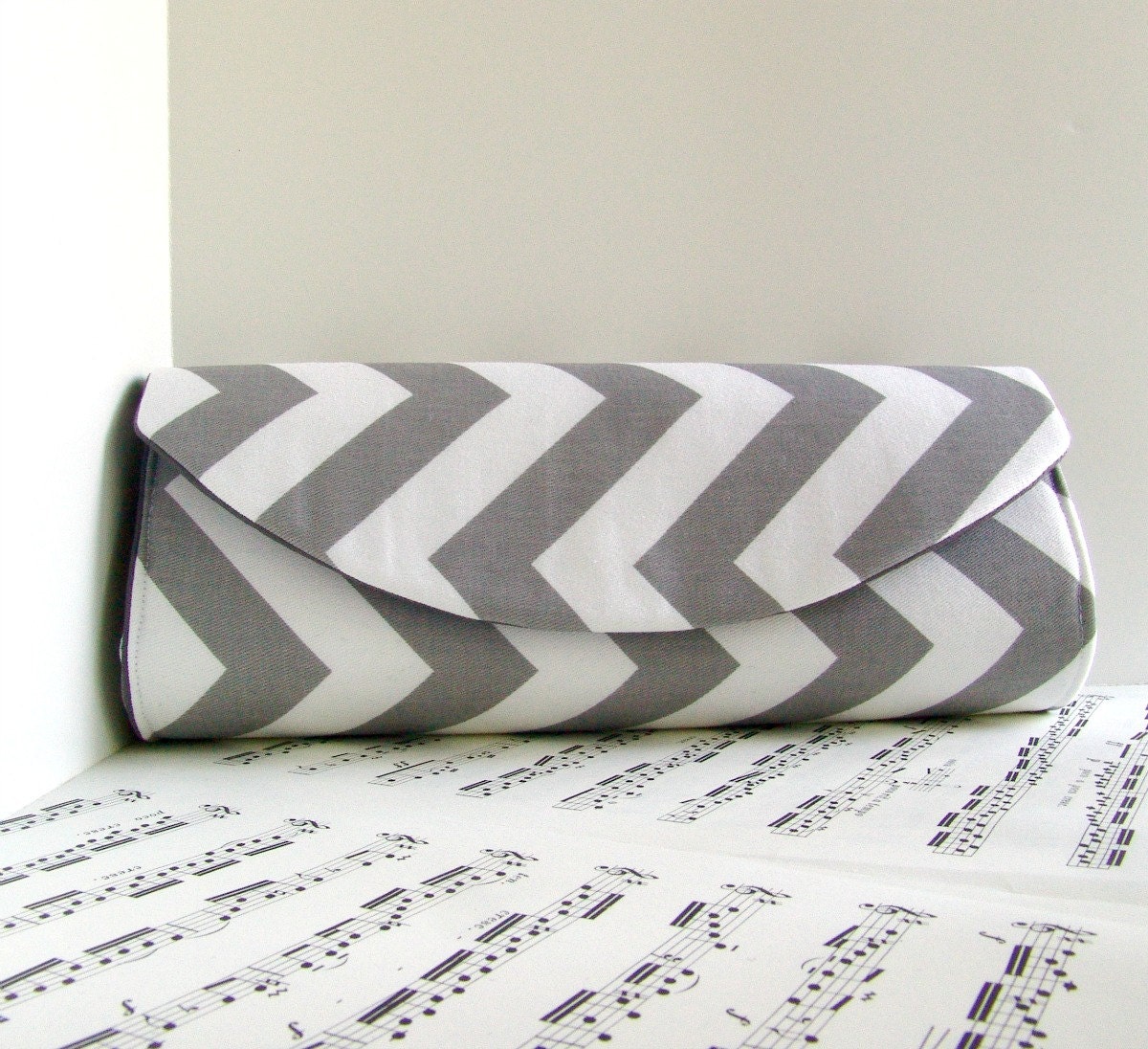 Sideways zig zag chevron clutch purse in gray and white, Clutch bag,