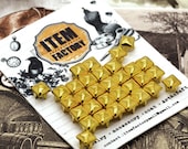 200Pcs 5mm GOLD Pyramid STUDS For DIY Rock accessory, Wristband, Belt, Etc.