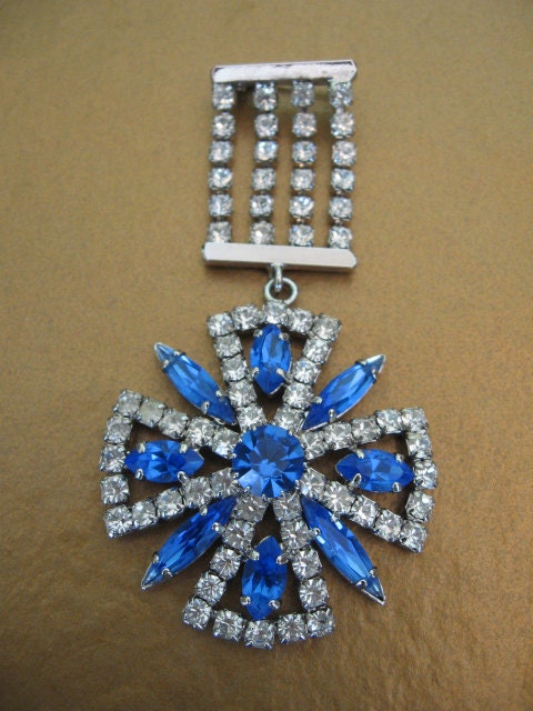 SPRING SALE - Vintage Rhinestone Maltese Cross Brooch - Medal