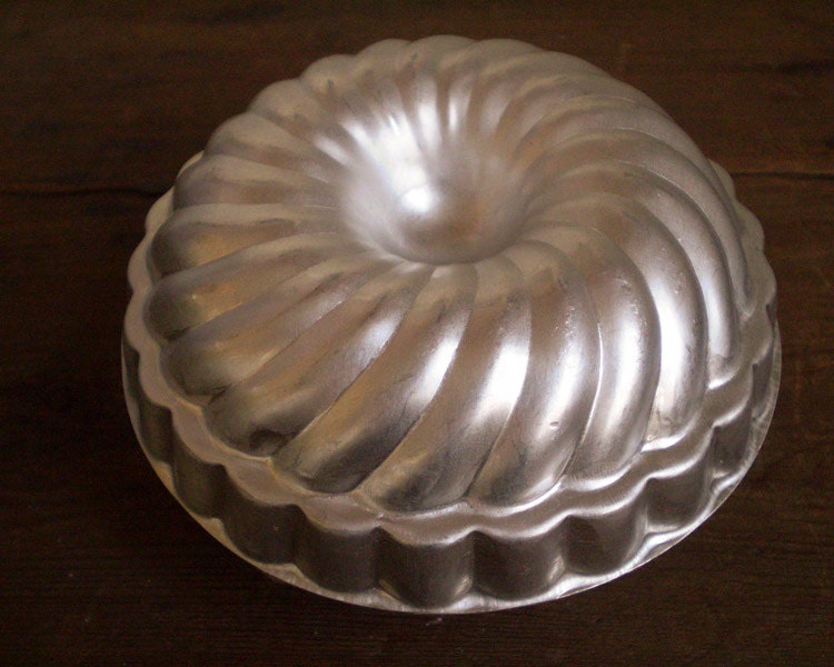 Jello Mold Pincushion - Rustic Cotton Blue Stripe