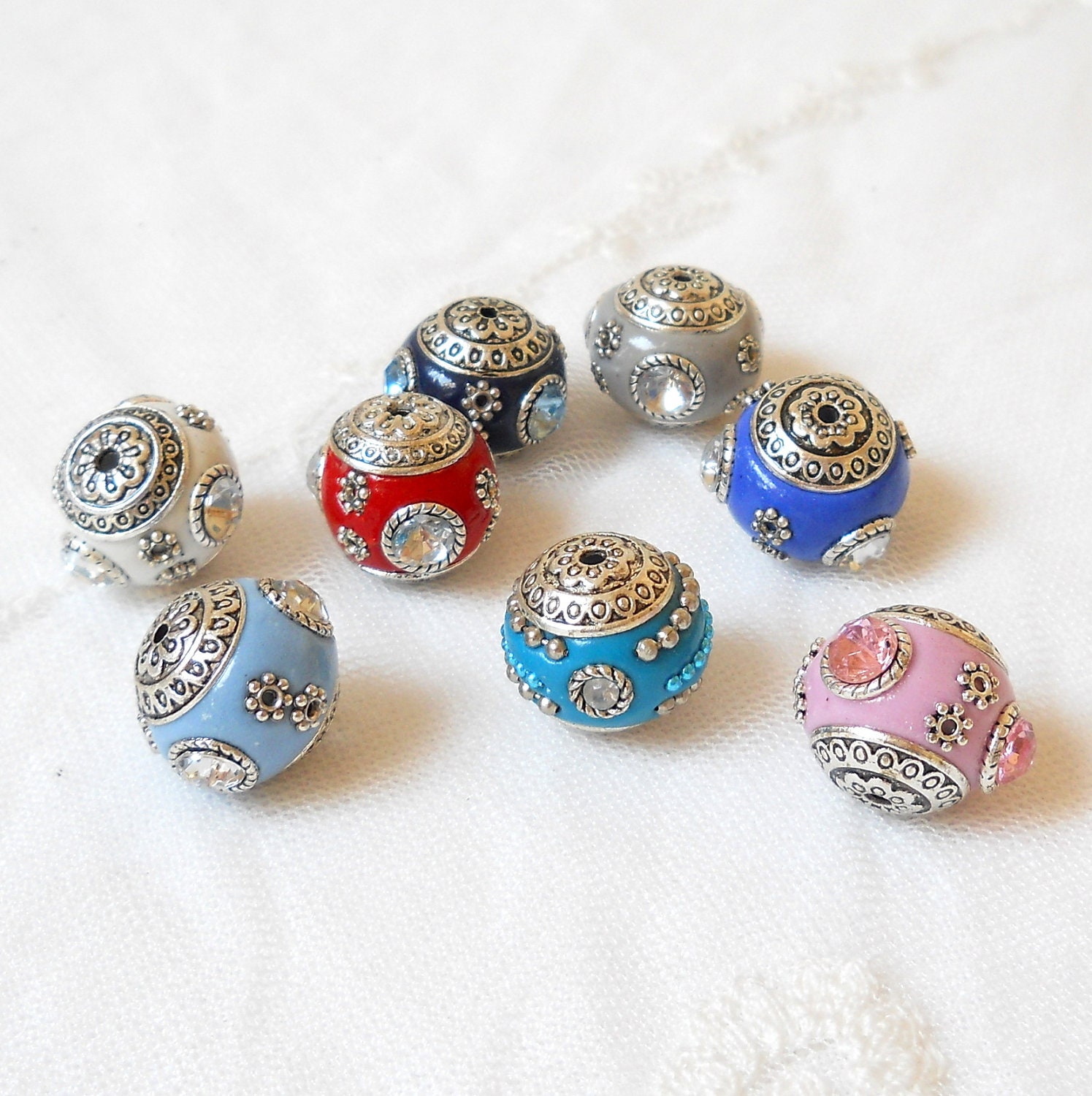 indonesia beads lot of 8 kashmiri beads resin beads by minouc