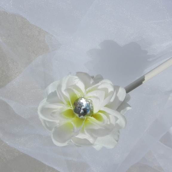 White Rose Rhinetsone mini Claw Clips