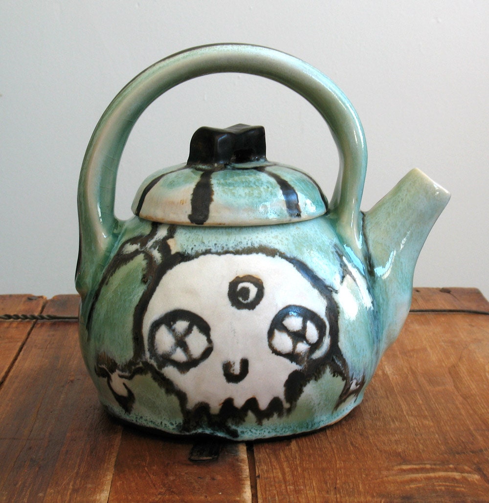 Copper Green Skull and Crossbones Teapot, 32 oz.