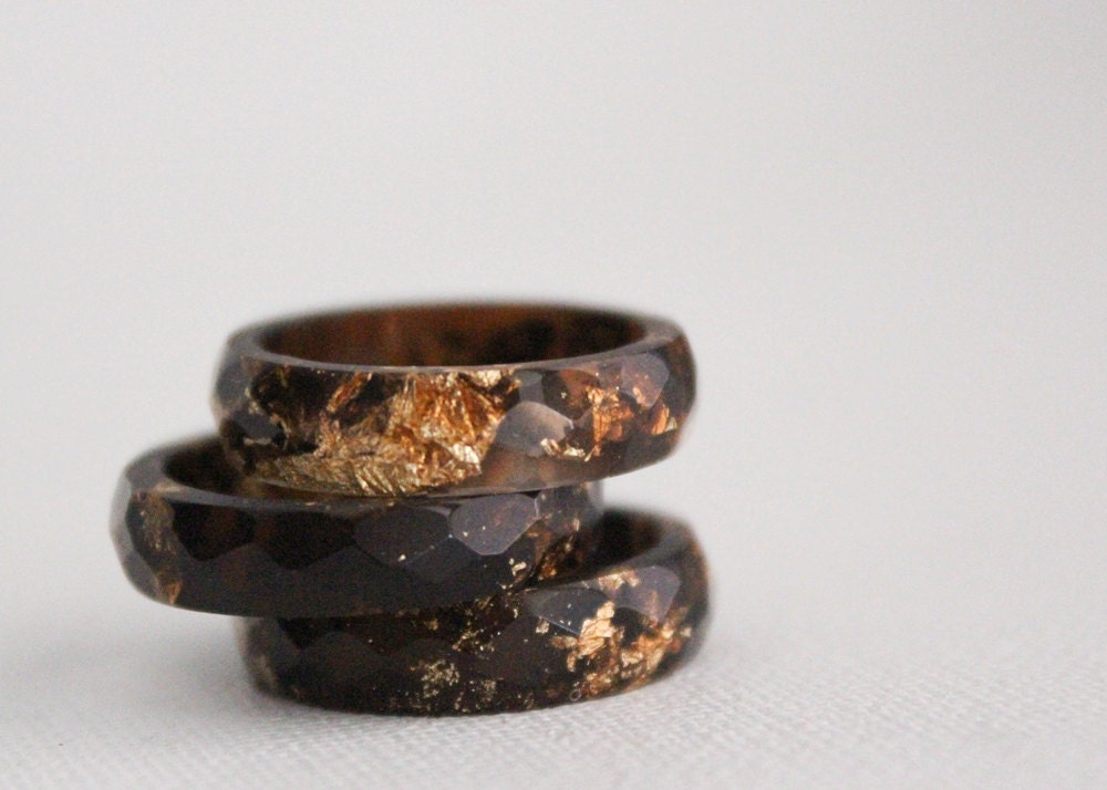 stacking size 7.5 multifaceted eco resin ring brown with gold flakes