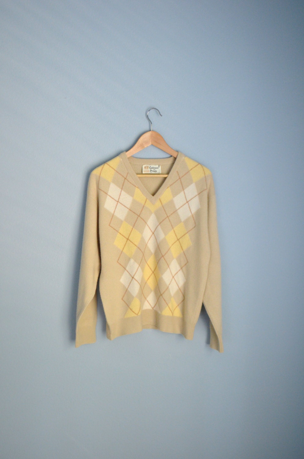 Vintage 70s PRINGLE Beige Yellow Ivory Argyle Sweater // mens small medium