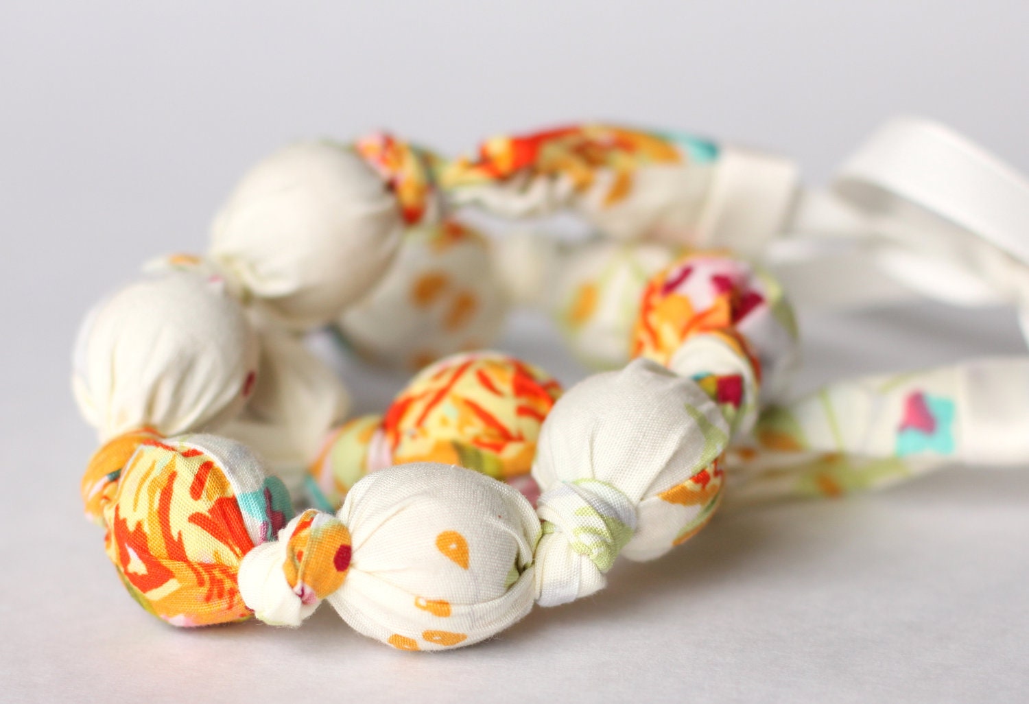 Teething Necklace, Baby Teething, Breastfeeding, Babywearing, Bridesmaid Necklace- Lilly Bouquet