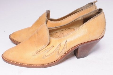 Wild Pair Size 7.5 Woman Shoe