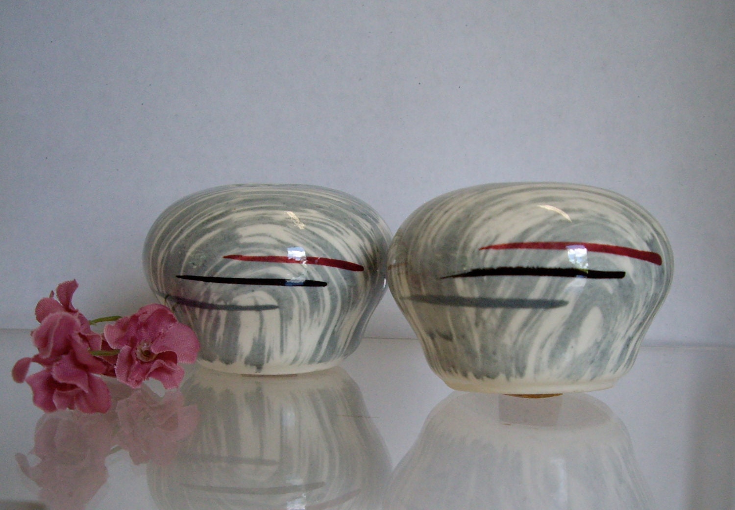 Vintage salt and pepper shaker mushroom modern 1980