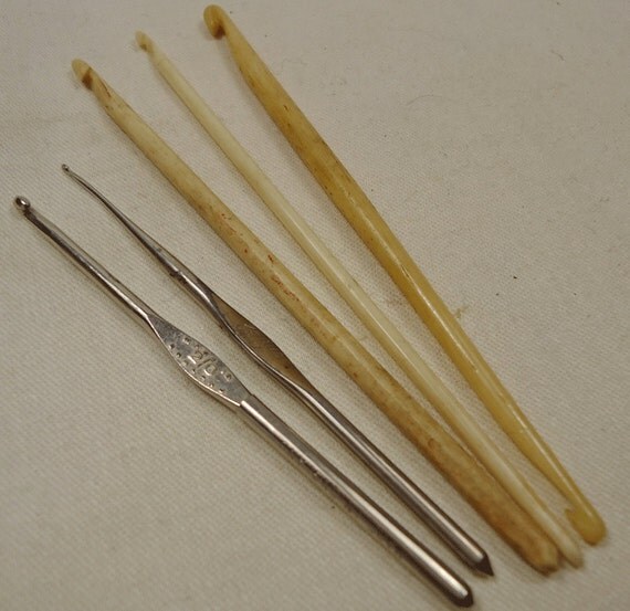 Five vintage crochet hooks by vintagebuttonemporiu on Etsy