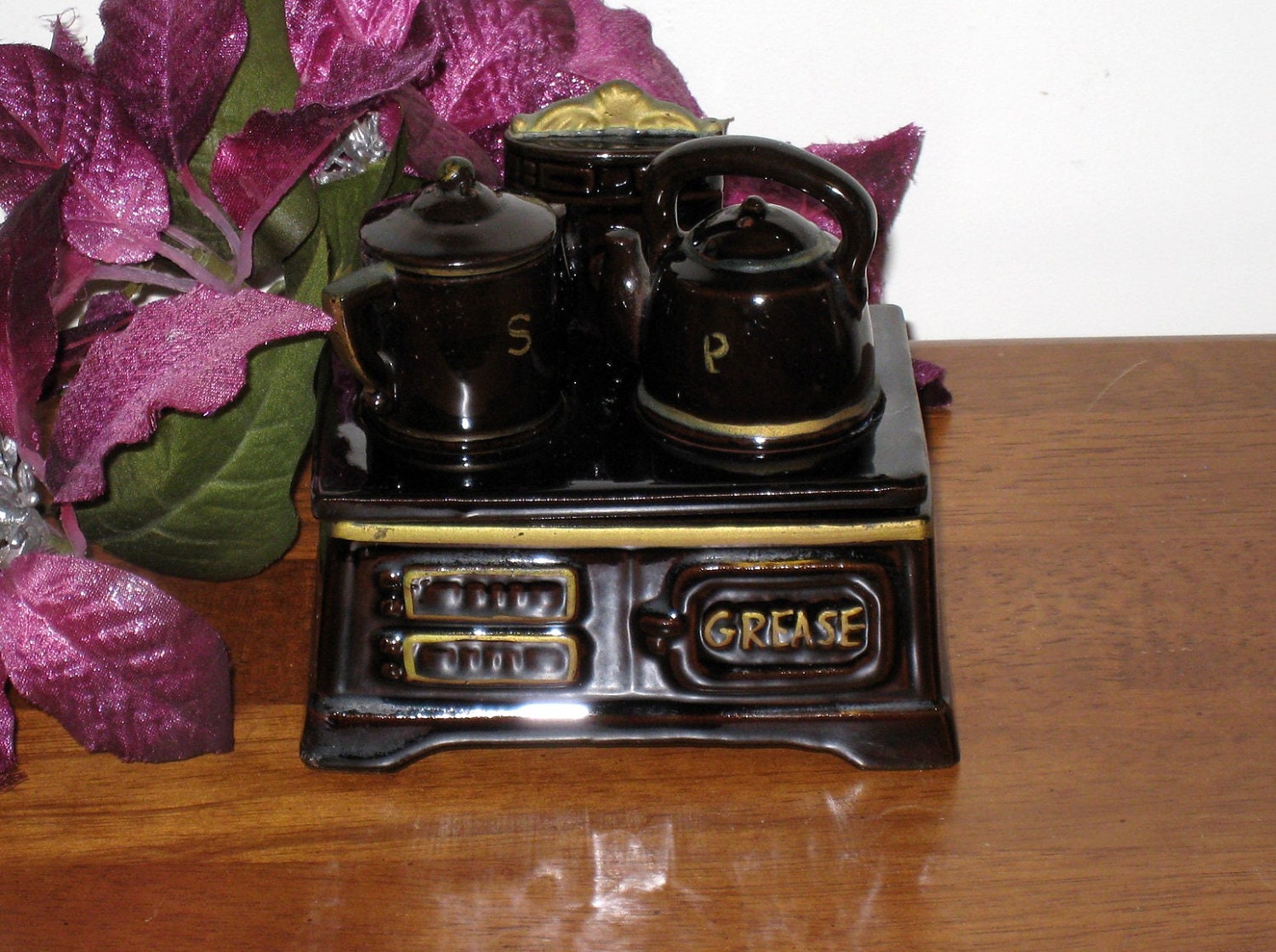 Vintage TILSO Brown Stove / Tea Kettle Salt Pepper Shakers / Grease Container / Japan