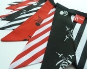 Pirate Bunting, Banner in Red and Black featuring Skulls and Crossbones....great for boys Pirate party