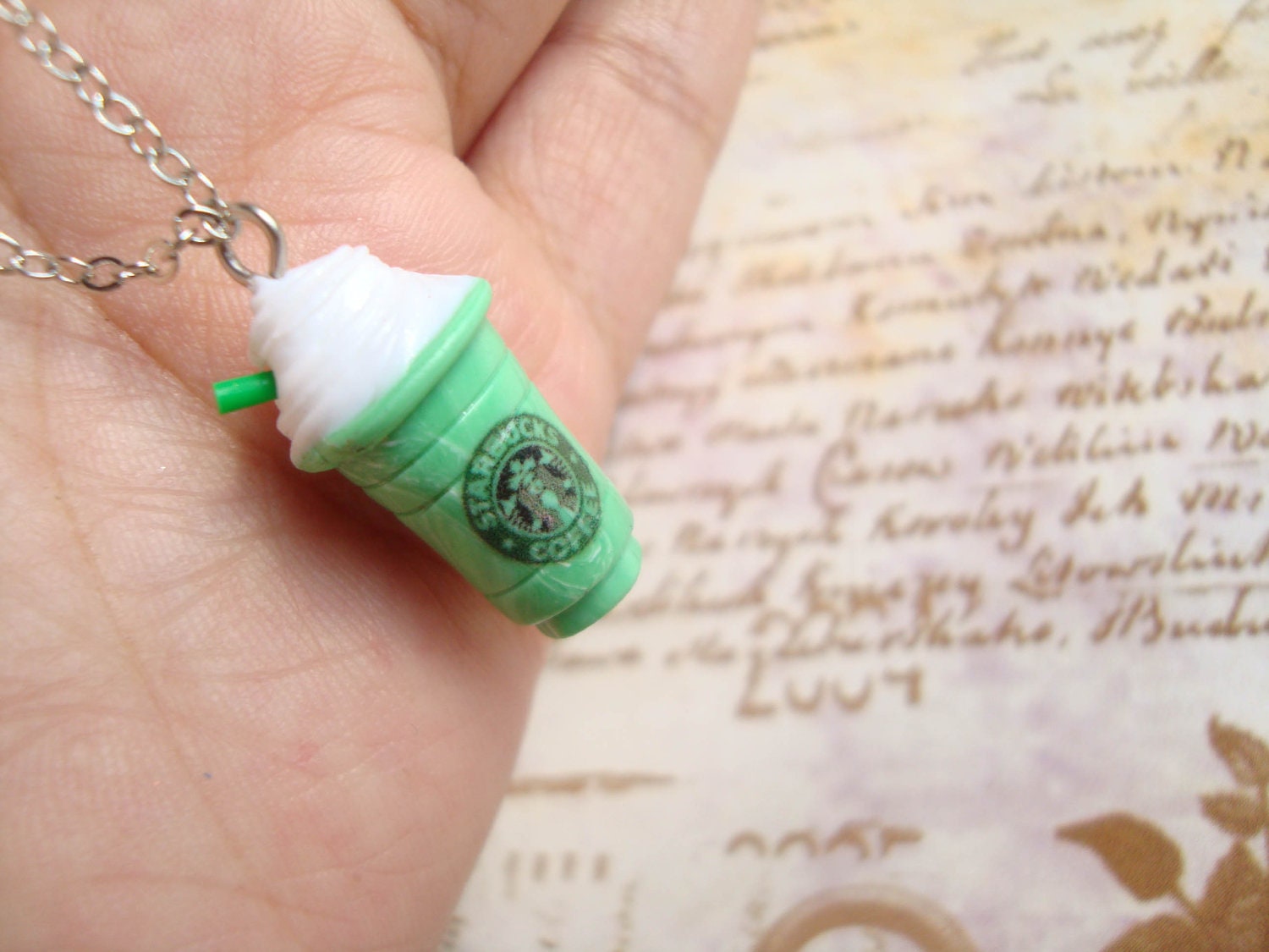1 pc green tea frappe necklace