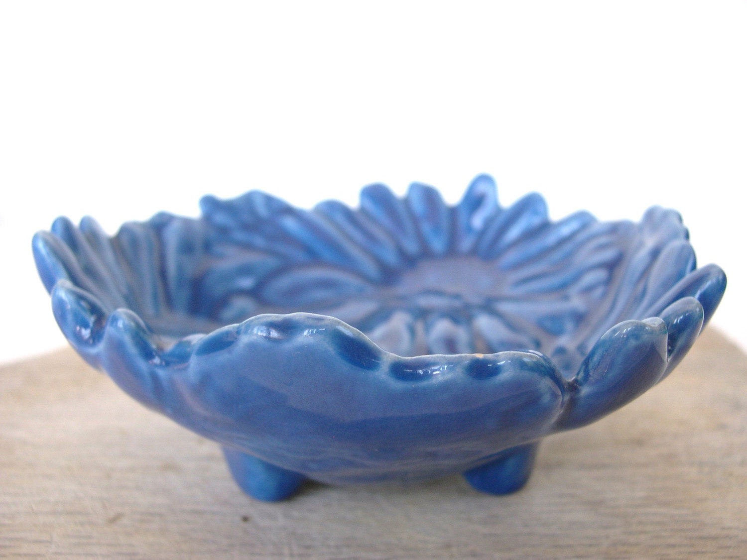 Vintage Pottery Dish Blue Daisy Flowers 60s