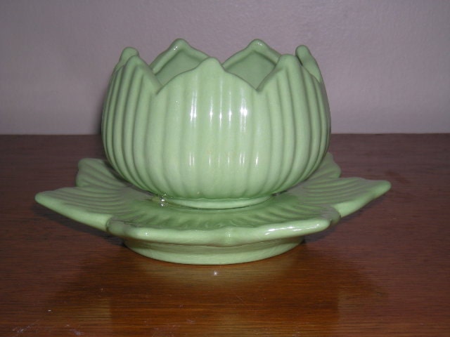 Vintage Daffodil Serving Bowl
