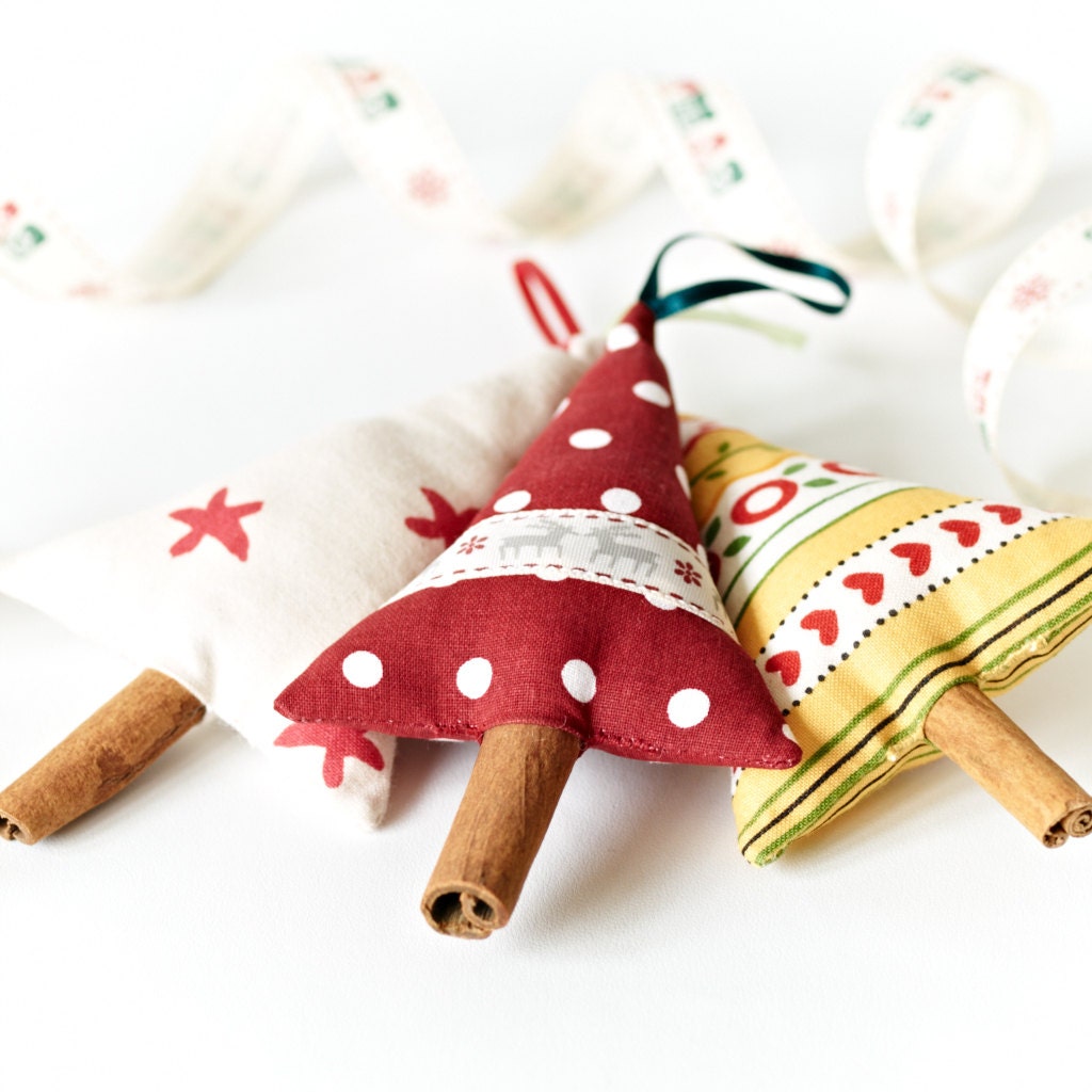 cinnamon christmas tree decorations reindeer by songoftheseam cinnamon christmas tree decorations reindeer by songoftheseam