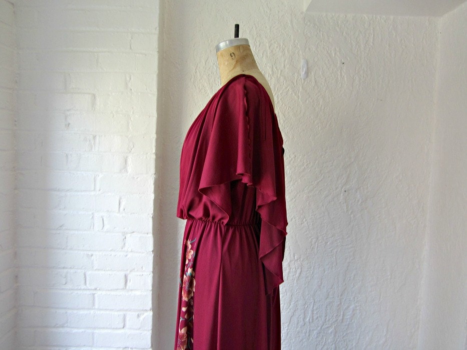 70s bohemian dress // butterfly sleeve // maroon floral dress