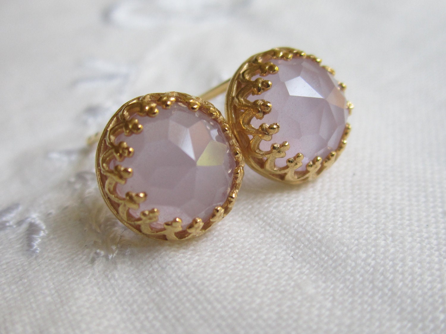 Chalcedony stud earrings, 18k gold post earrings, Lavender Purple rose cut chalcedony, Vintage earrings, Bridesmaid gifts, Bridal earrings
