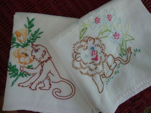 VTG Embroidered Dish Towel Pair: Monkey and Lion