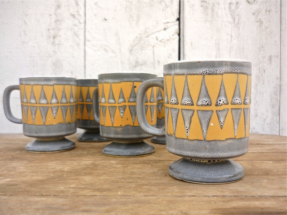 vintage midcentury scandinavian mugs / set of 5 pedestal mugs - WhiteBarnVintage
