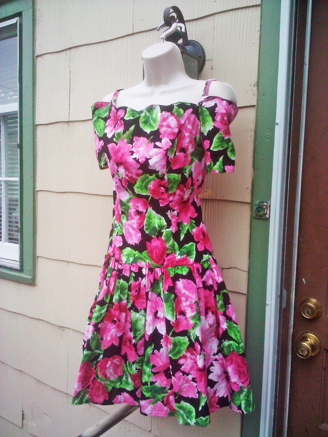 Vintage 1980s Dress/ Mini Dress/ Sun/ Floral/ Retro/  Small/ Medium /Hawaiian/Hipster/Indie