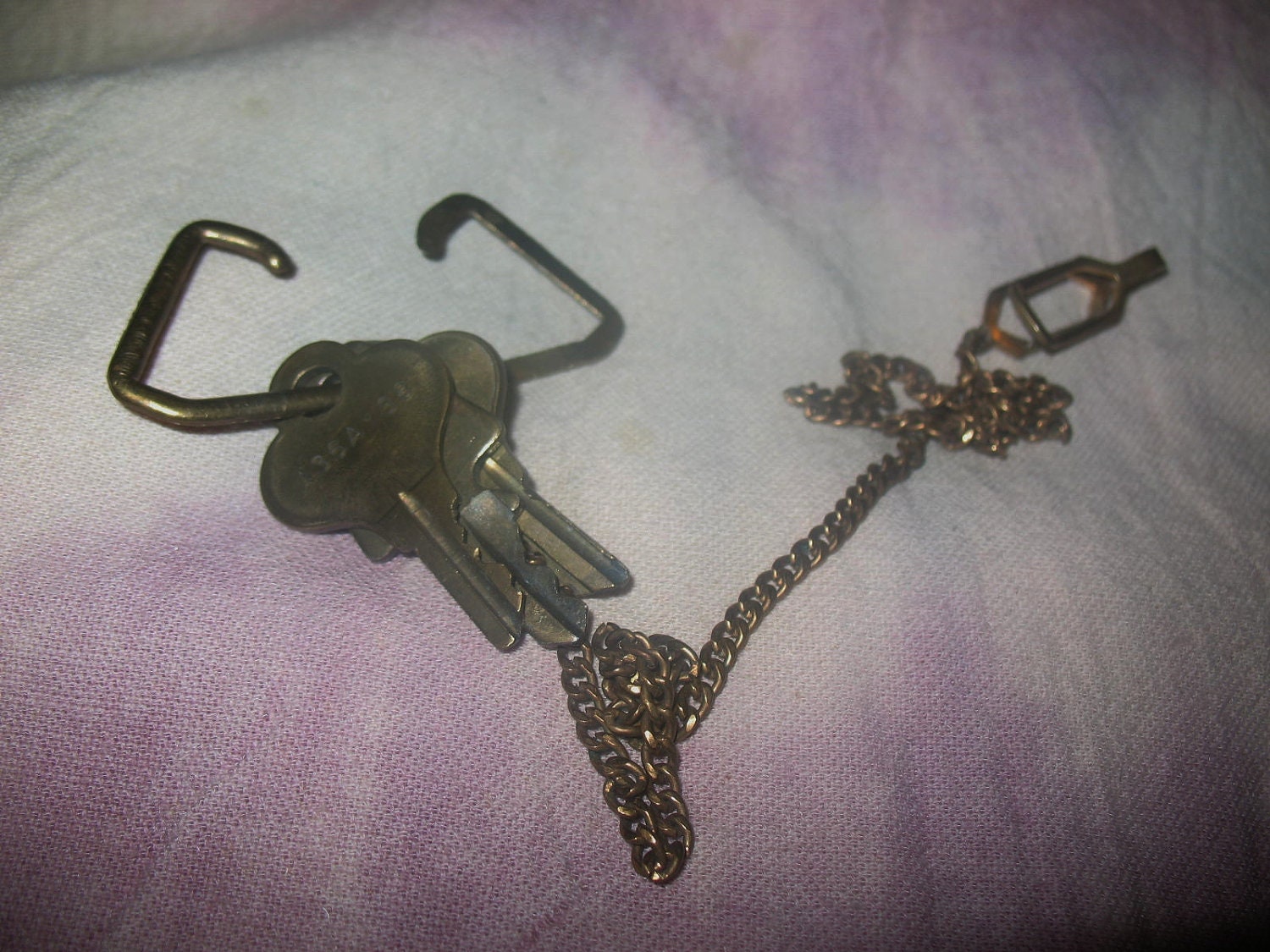 Vintage Metal Chain with Triangular Open Close Key Holder and Belt Clip Industrial Age